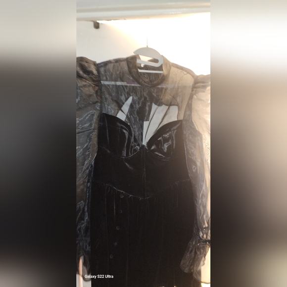 Black dress - Picture 7 of 7